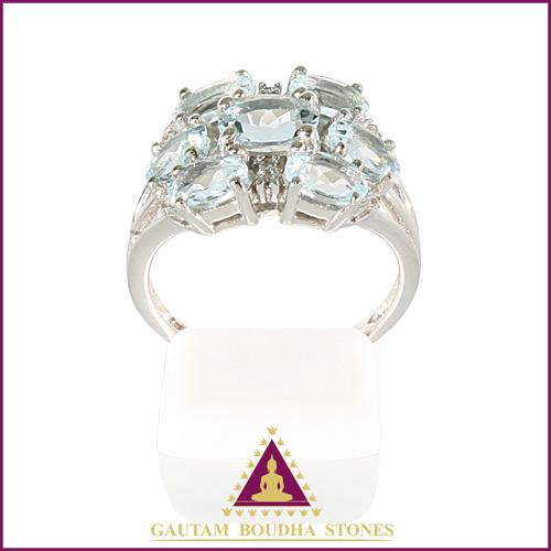 Bague en argent 925, sept aigues-marines Bague en argent 925, sept aigues-marines