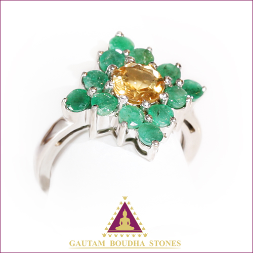 Bague en argent 925, douze émeraudes et une citrine Bague en argent 925, douze émeraudes et une citrine