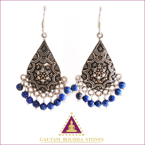 Boucles d'oreilles en argent 925. Perles en lapis-lazuli. Longueur 5cm Boucles d'oreilles en argent 925. Perles en lapis-lazuli. Longueur 5cm