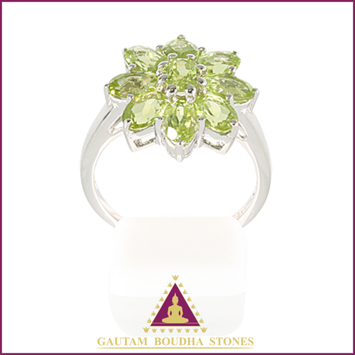 Bague en argent 925, neuf péridots Bague en argent 925, neuf péridots