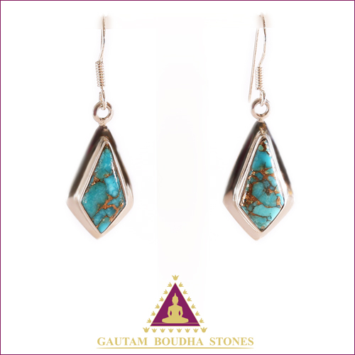 Boucles d'oreilles en argent 925. Turquoise 2cm. Longueur 4cm Boucles d'oreilles en argent 925. Turquoise 2cm. Longueur 4cm